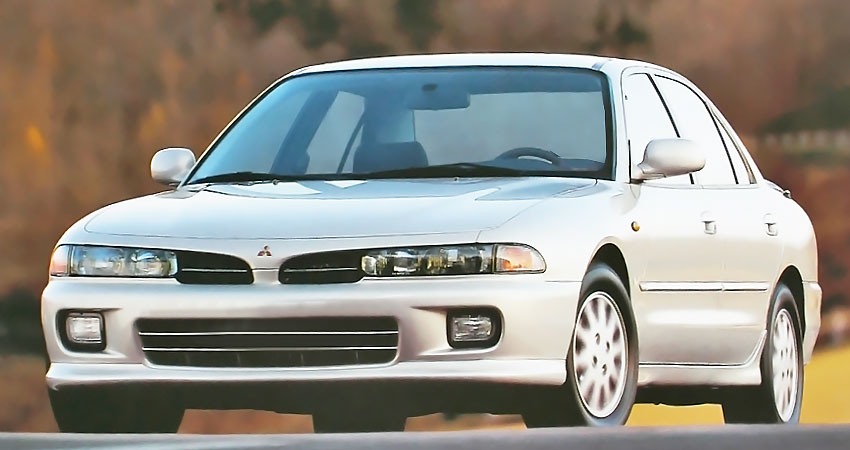 Mitsubishi Galant 1995 года с бензиновым двигателем 2.0 литра