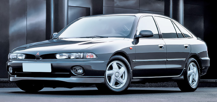 Mitsubishi Galant 1995 года с бензиновым двигателем 1.8 литра