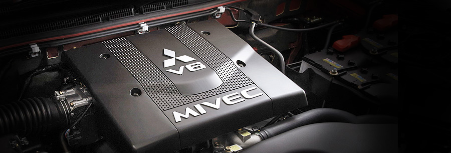 3.8-литровый бензиновый силовой агрегат Mitsubishi 6G75 под капотом Митсубиси Паджеро