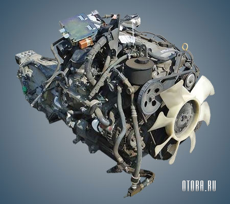 Мотор Ниссан KA20DE вид сзади.