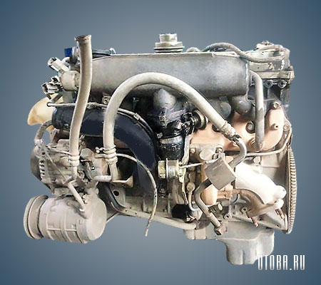 Мотор Ниссан RD28T вид сзади.