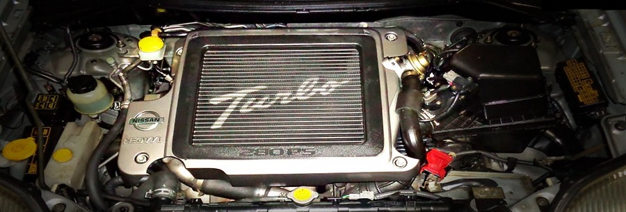 2.0-литровый бензиновый силовой агрегат Nissan SR20VET под капотом Ниссан Х Трейл ГТ.