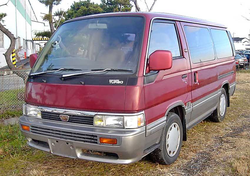 Nissan Caravan с дизельным двигателем 2.7 литра 1997 года