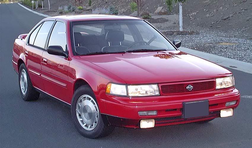 Nissan Maxima 1993 года с бензиновым двигателем 3.0 литра