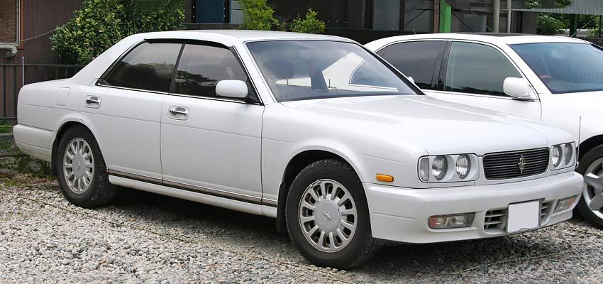 Nissan Cedric 1994 года с бензиновым двигателем 2.0 литра