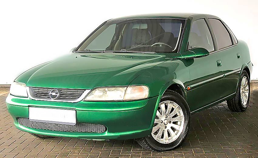 Opel Vectra 1999 года с бензиновым двигателем 1.6 литра
