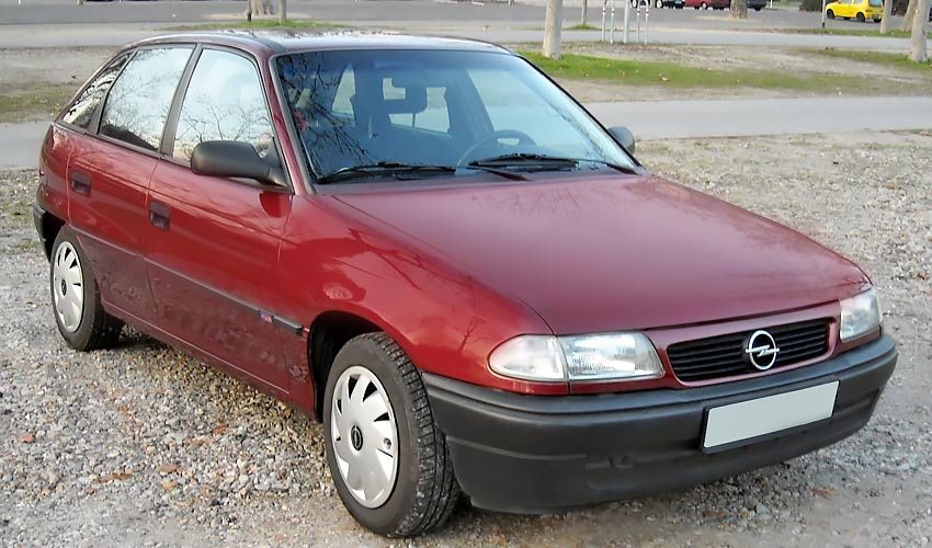 Opel Astra с дизельным двигателем 1.7 литра 1995 года