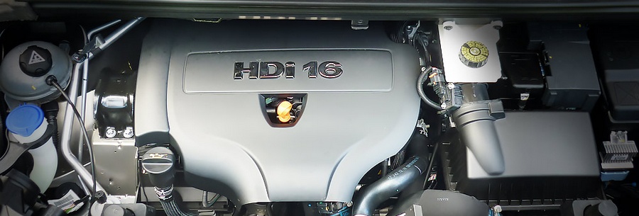 2.0-литровый дизельный силовой агрегат DW10DTED4 под капотом Пежо 308.
