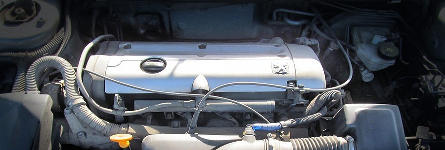 1.8-литровый бензиновый силовой агрегат EW7J4 под капотом Пежо 407.