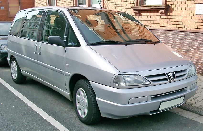 Peugeot 806 с бензиновым двигателем 2.0 литра 2000 года