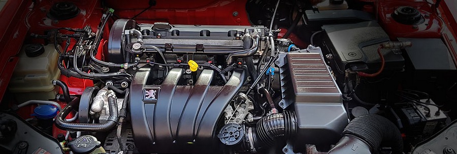 1.8-литровый бензиновый силовой агрегат Peugeot XU7JP4 под капотом Пежо 306.