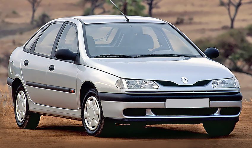 Renault Laguna с бензиновым двигателем 2.0 литра 1998 года