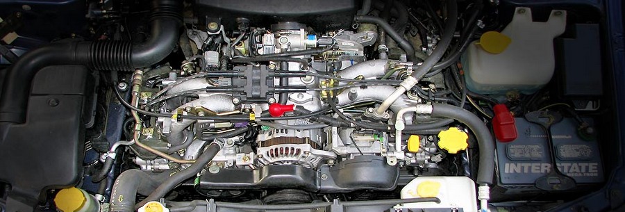 2.0-литровый бензиновый силовой агрегат Subaru EJ202 под капотом Субару Легаси.
