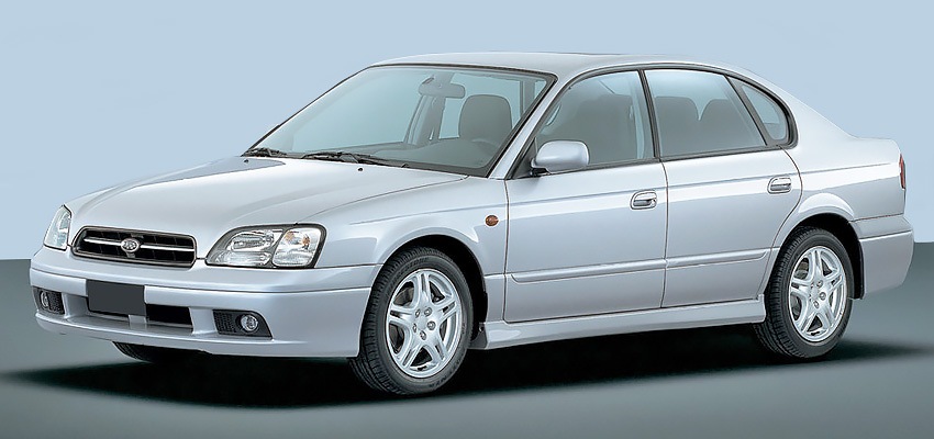 Subaru Legacy 2000 года с бензиновым двигателем 2.5 литра