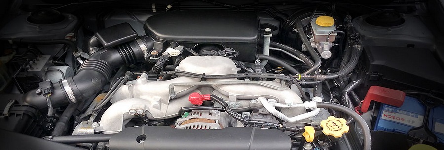 2.5-литровый бензиновый силовой агрегат Subaru EJ253 под капотом Субару Легаси.