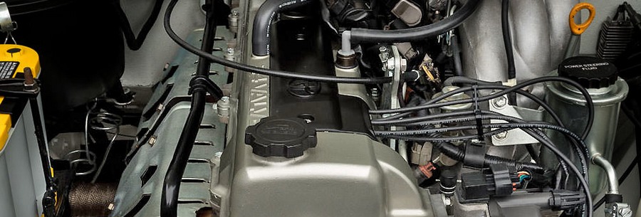 4.5-литровый бензиновый силовой агрегат 1FZ-F под капотом Тойота Ленд Круизер 80.