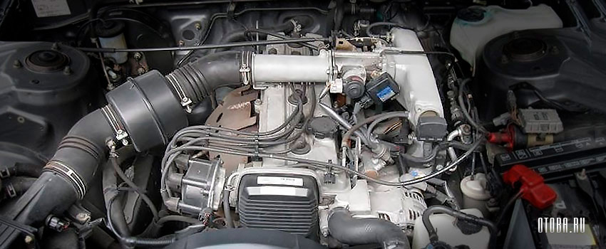 Двигатель 1G-FE 1 поколение под капотом.