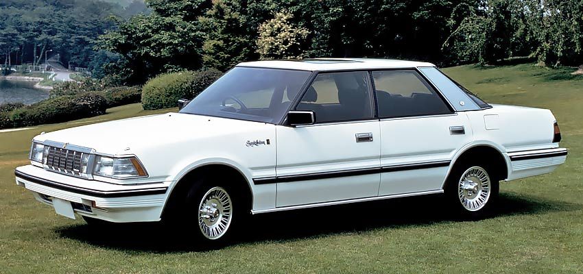 Toyota Crown с бензиновым двигателем 2.0 литра 1986 года