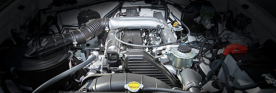 4.2-литровый дизельный силовой агрегат 1HZ под капотом Тойота Лэнд Крузер 100.