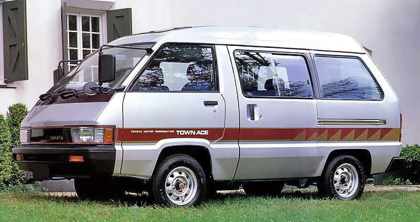 Toyota Town Ace 1984 года с бензиновым двигателем 1.6 литра