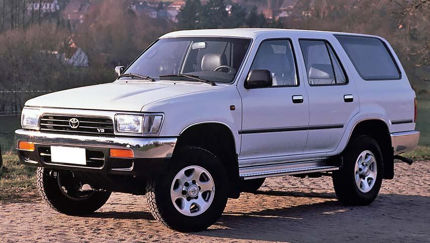 Toyota 4Runner 1992 года с бензиновым двигателем 2.4 литра