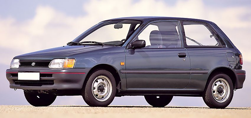 Toyota Starlet с бензиновым двигателем 1.3 литра 1990 года