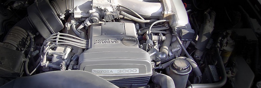 3.0-литровый бензиновый силовой агрегат Toyota 2JZ-GE под капотом Тайота Кроун.
