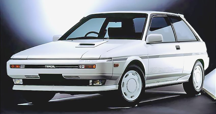 Toyota Tercel с бензиновым двигателем 1.5 литра 1988 года