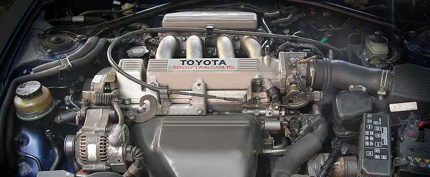 Двигатель 3S-GE 2 поколение под капотом.
