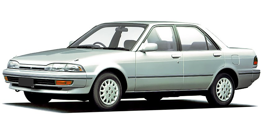 Toyota Carina с бензиновым двигателем 1.6 литра 1990 года