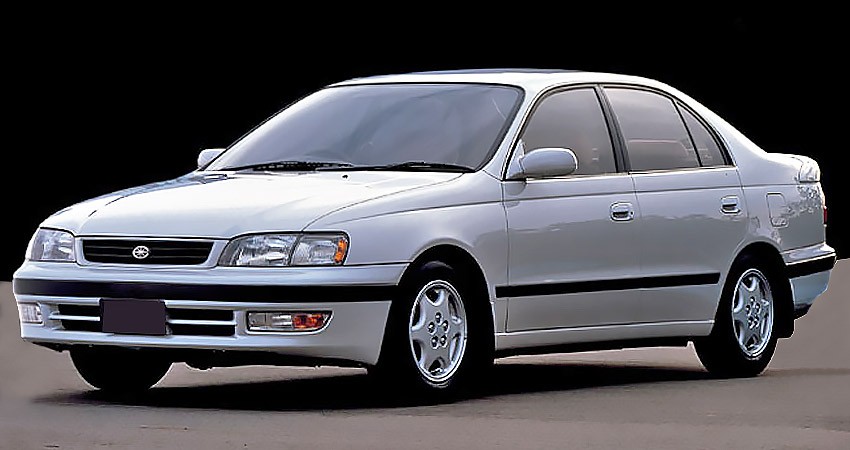 Toyota Corona 1995 года с бензиновым двигателем 1.8 литра
