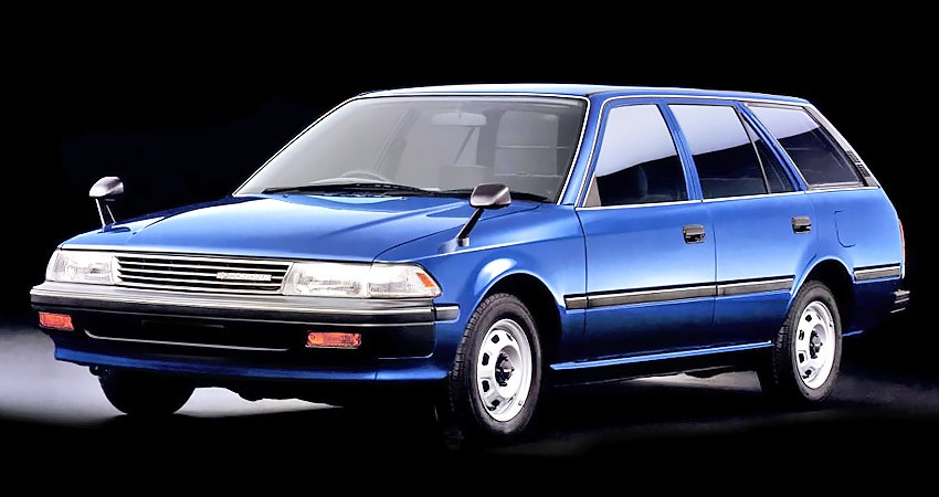 Toyota Corona с бензиновым двигателем 1.8 литра 1990 года