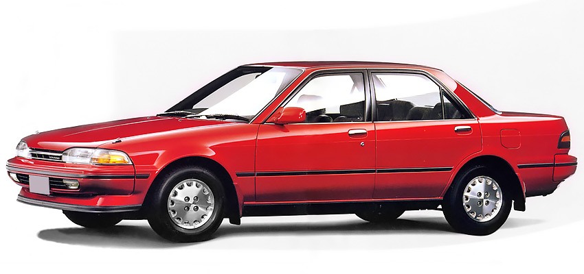Toyota Carina с бензиновым двигателем 1.5 литра 1989 года