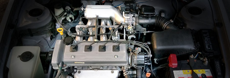 1.5-литровый бензиновый силовой агрегат 5A-FE под капотом Тойота Королла.