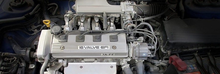 1.8-литровый бензиновый силовой агрегат Toyota 7A-FE под капотом Тойота Карина.