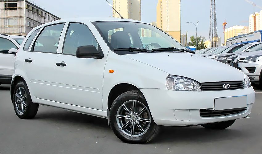 Lada Kalina hatchback 2012 года с бензиновым двигателем 1.6 литра