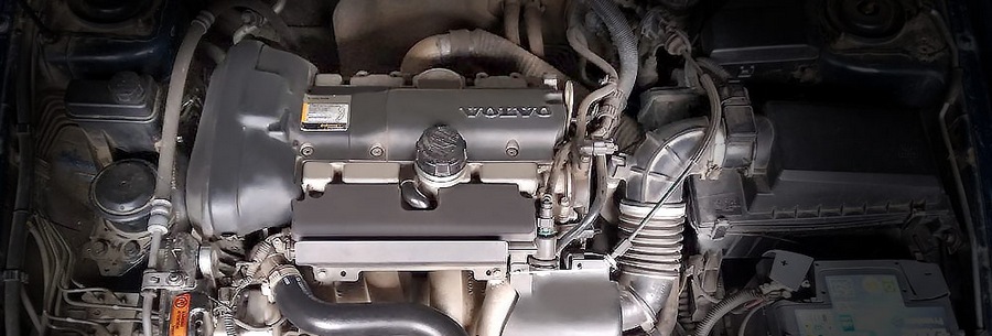 1.8-литровый бензиновый силовой агрегат Volvo B4184S2 под капотом Вольво V40.