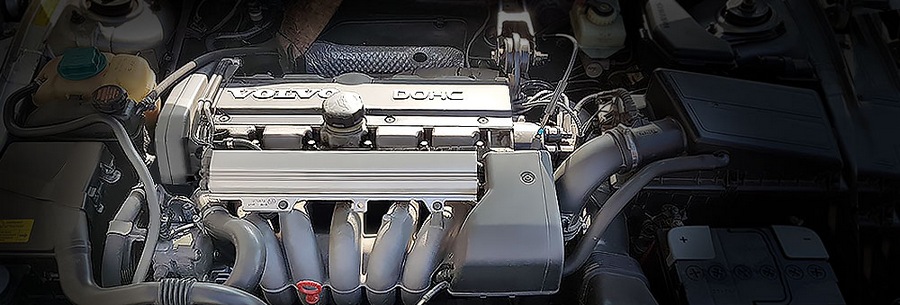 2.0-литровый бензиновый силовой агрегат Вольво B5202S под капотом Volvo S40.