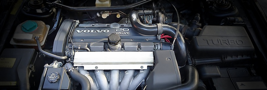 2.0-литровый бензиновый силовой агрегат Вольво B5204T под капотом Volvo 850.