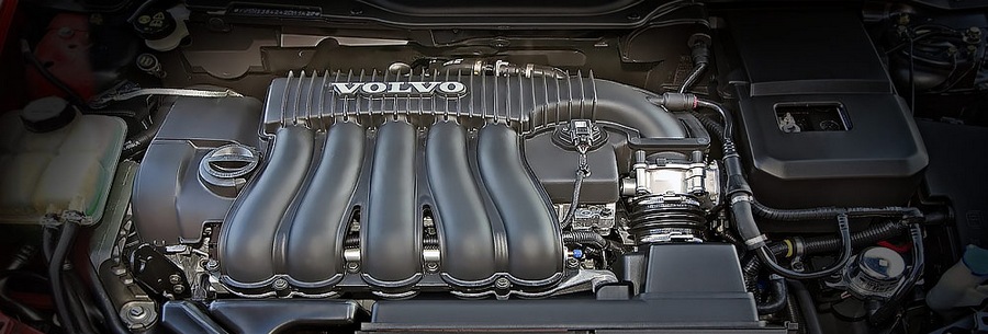 2.4-литровый бензиновый силовой агрегат Вольво B5244S4 под капотом Volvo S60.