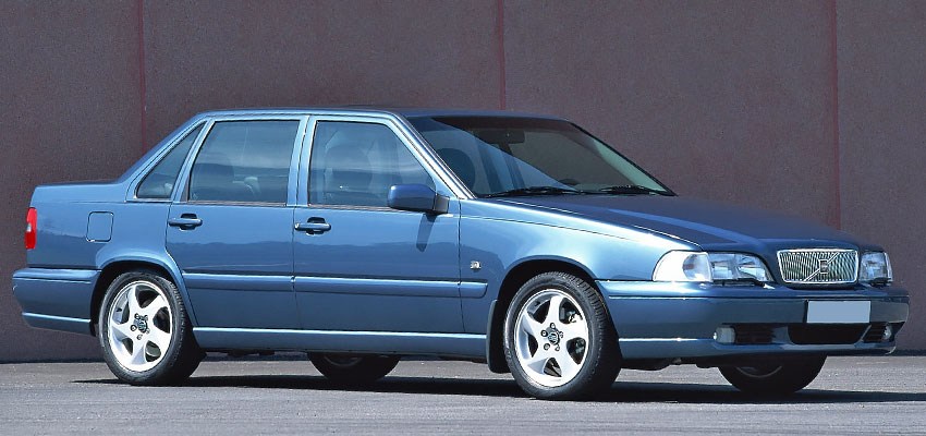 Volvo S70 1998 года с бензиновым двигателем 2.5 литра