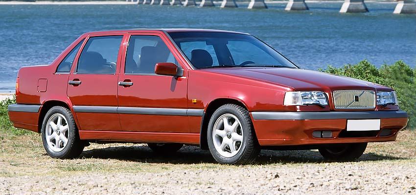Volvo 850 с бензиновым двигателем 2.5 литра 1996 года