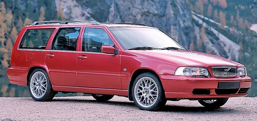 Volvo V70 с бензиновым двигателем 2.5 литра 1998 года
