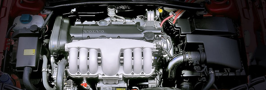 2.9-литровый бензиновый силовой агрегат Volvo B6294S под капотом Вольво XC90.