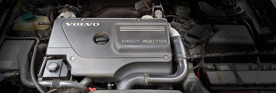 2.5-литровый дизельный силовой агрегат Вольво D5252T под капотом Volvo V70.