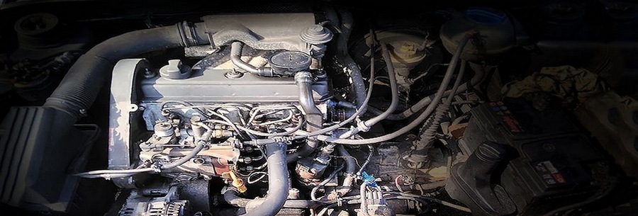 1.9-литровый дизельный силовой агрегат VW 1Y под капотом Фольксваген Гольф.
