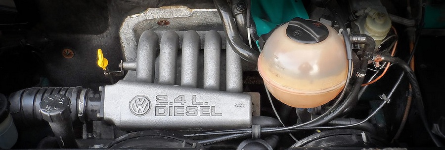 2.4-литровый дизельный силовой агрегат VW AAB под капотом Фольксваген Транспортер.