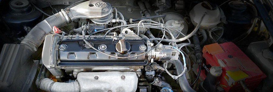 1.6-литровый бензиновый силовой агрегат VW ABU под капотом Фольксваген Гольф.