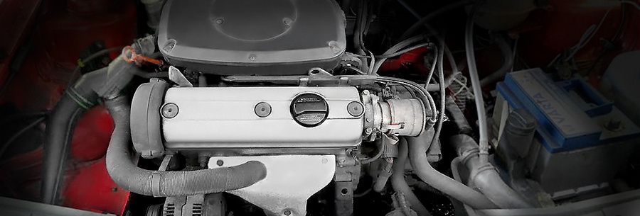 1.4-литровый бензиновый силовой агрегат VW AEX под капотом Фольксваген Гольф.