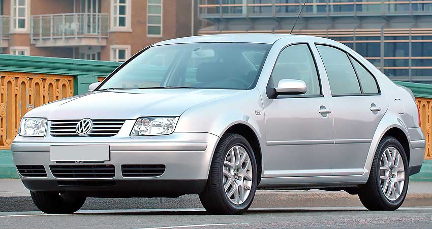 Volkswagen Bora с бензиновым двигателем 1.8 литра 2002 года